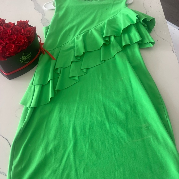 Susana Monaco Vibrant Green Chic ruffle dress Women's Size Medium like 6 Susana Monaco Vibrant Green Chic ruffle dress Women's Size Medium like 6